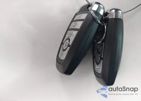 2018 Ford Fusion Hybrid Titanium из США, поврежденный, VIN 3FA6P0RU9JR241011